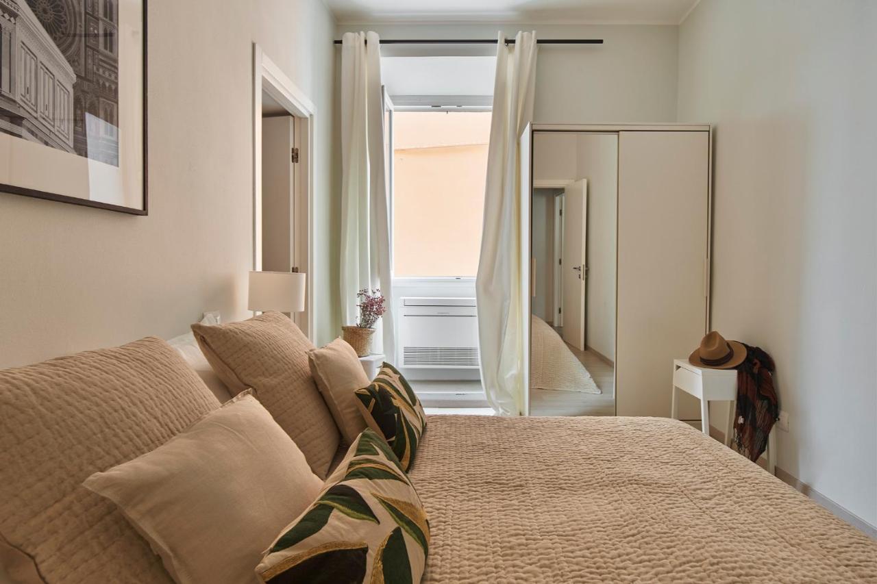 3 Master Bedrooms With Balcony On The River With Views Florence Luaran gambar