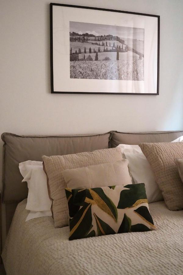 3 Master Bedrooms With Balcony On The River With Views Florence Luaran gambar