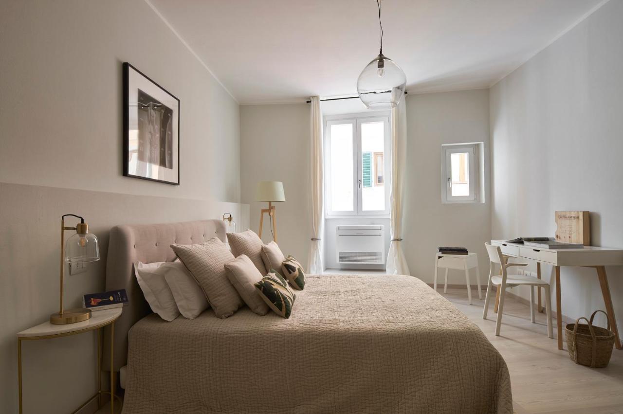 3 Master Bedrooms With Balcony On The River With Views Florence Luaran gambar